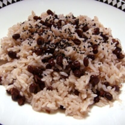 mimiさんこんばんは～♪お赤飯の素を
使って白米で作りました。美味しくて食べ過ぎちゃって困る～（笑）野菜高かった～